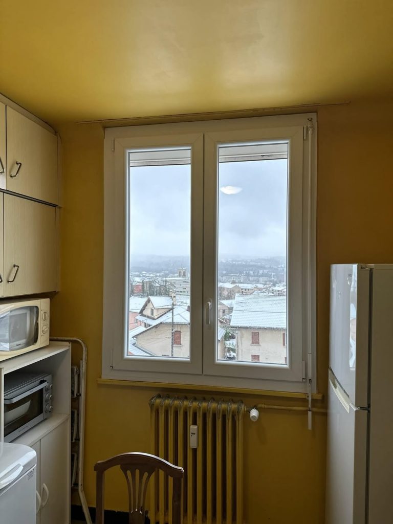 fenetre PVC oscillo battante - Okneo-habitat